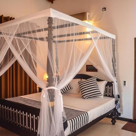 Janu Homestay Tangalle Buitenkant foto