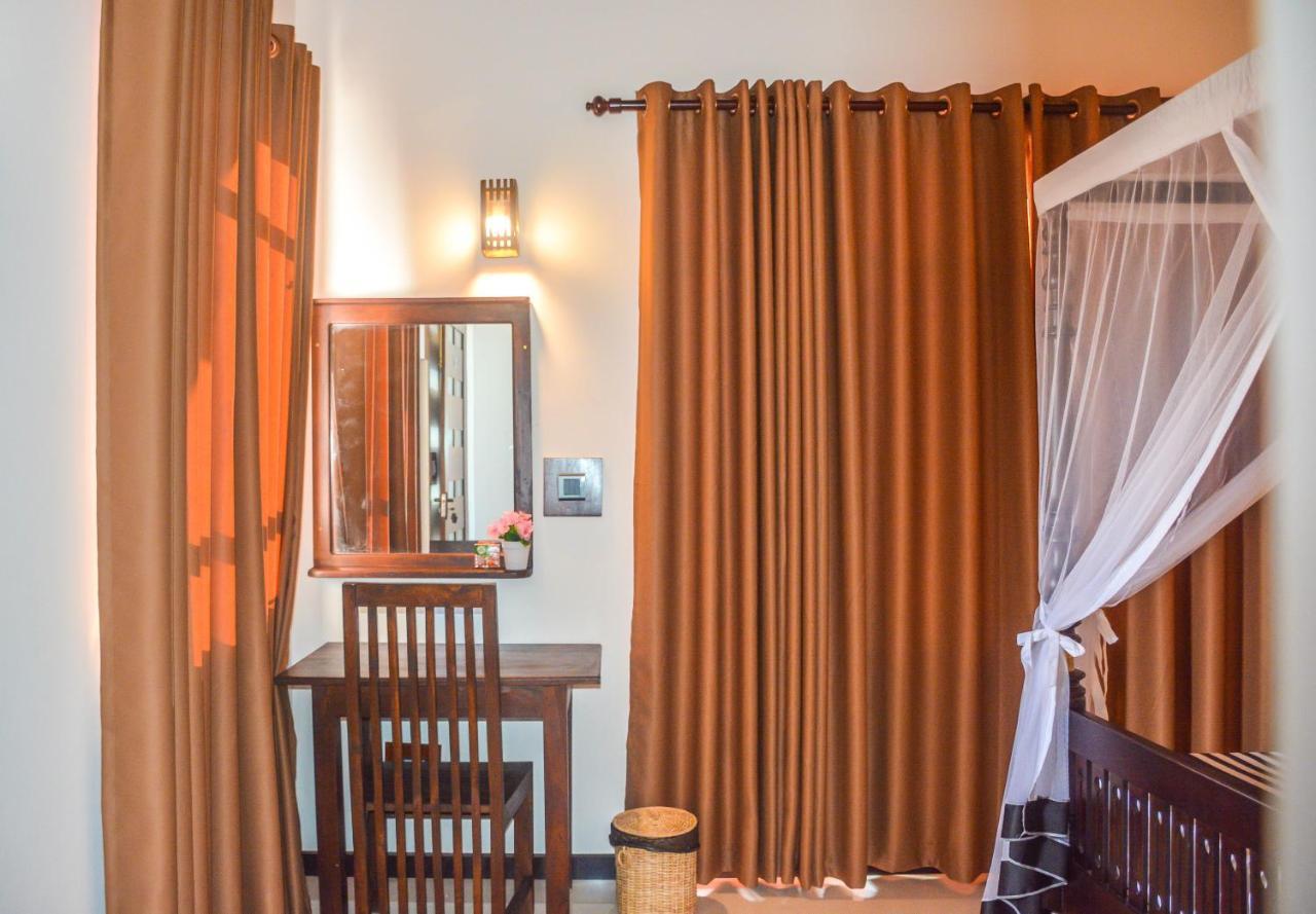 Janu Homestay Tangalle Buitenkant foto