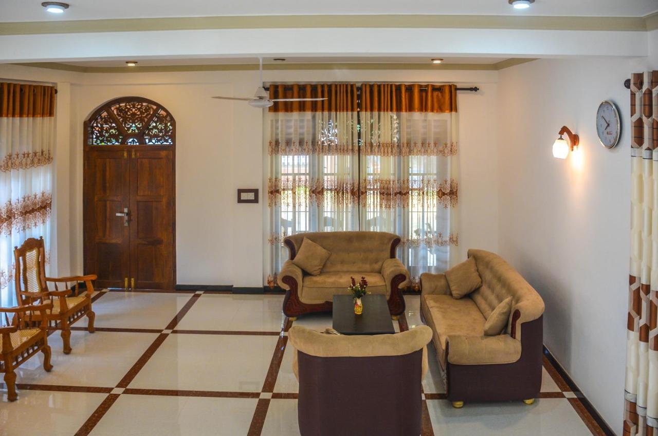 Janu Homestay Tangalle Buitenkant foto