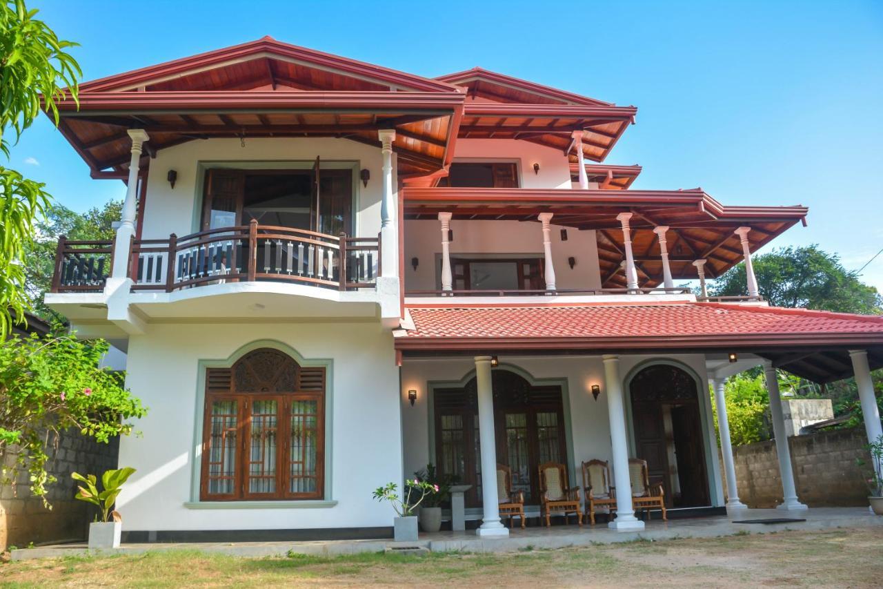 Janu Homestay Tangalle Buitenkant foto