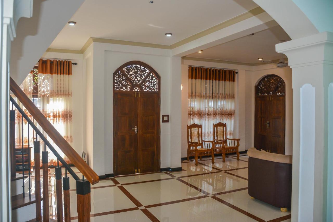 Janu Homestay Tangalle Buitenkant foto