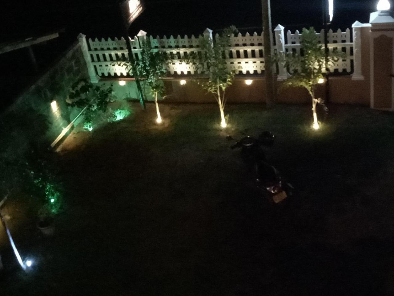 Janu Homestay Tangalle Buitenkant foto