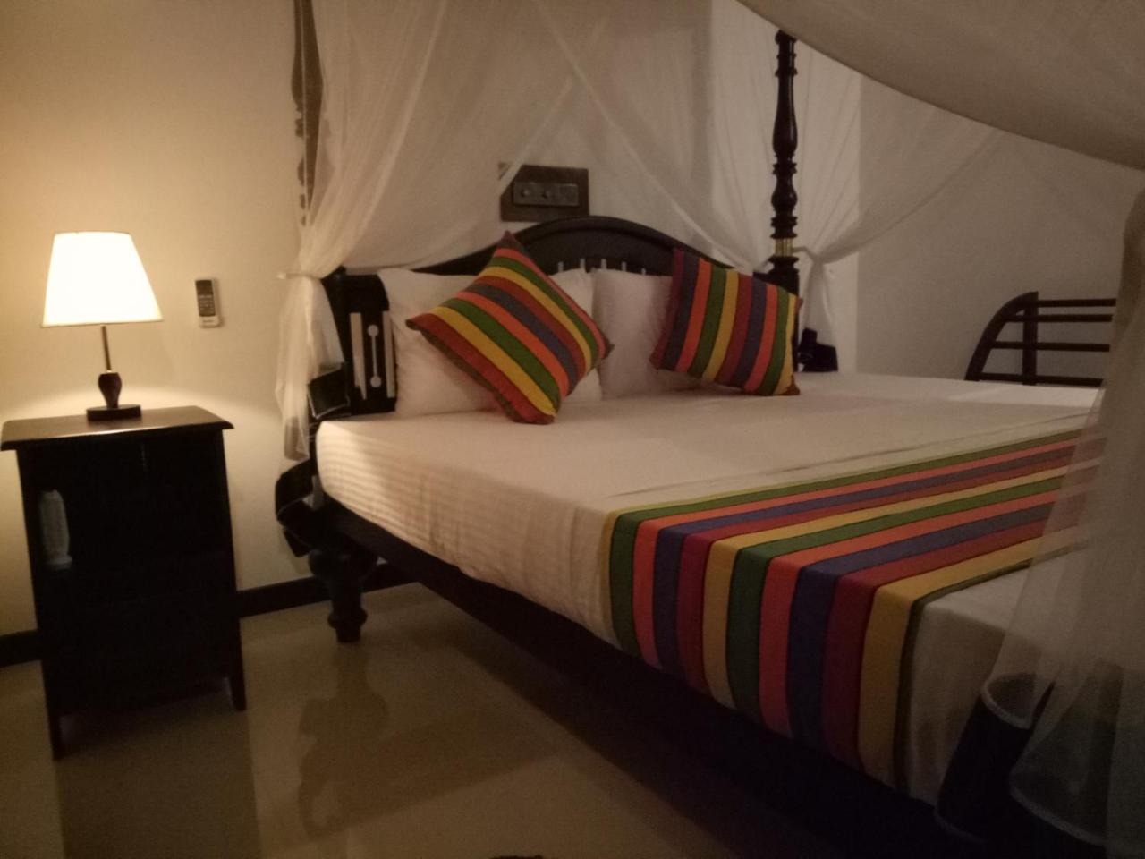 Janu Homestay Tangalle Buitenkant foto