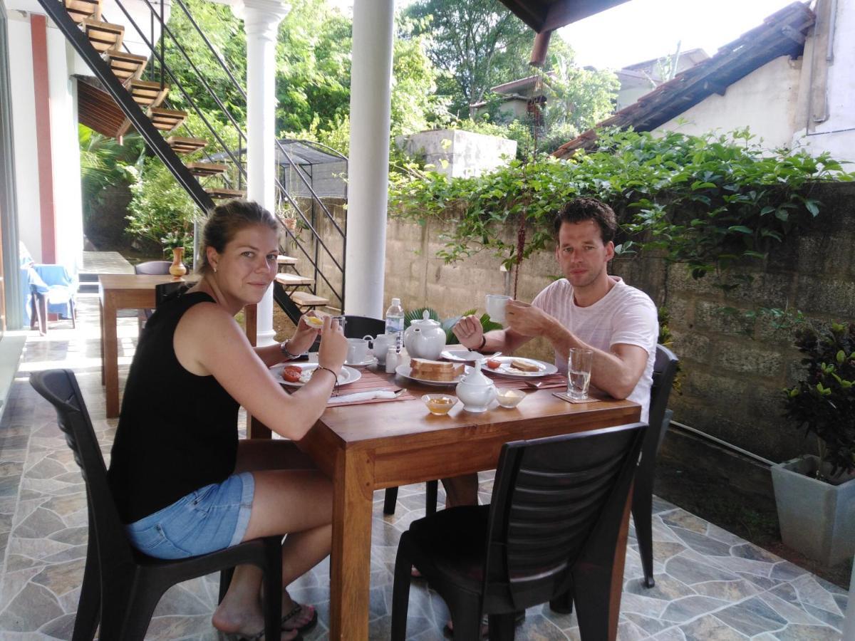 Janu Homestay Tangalle Buitenkant foto