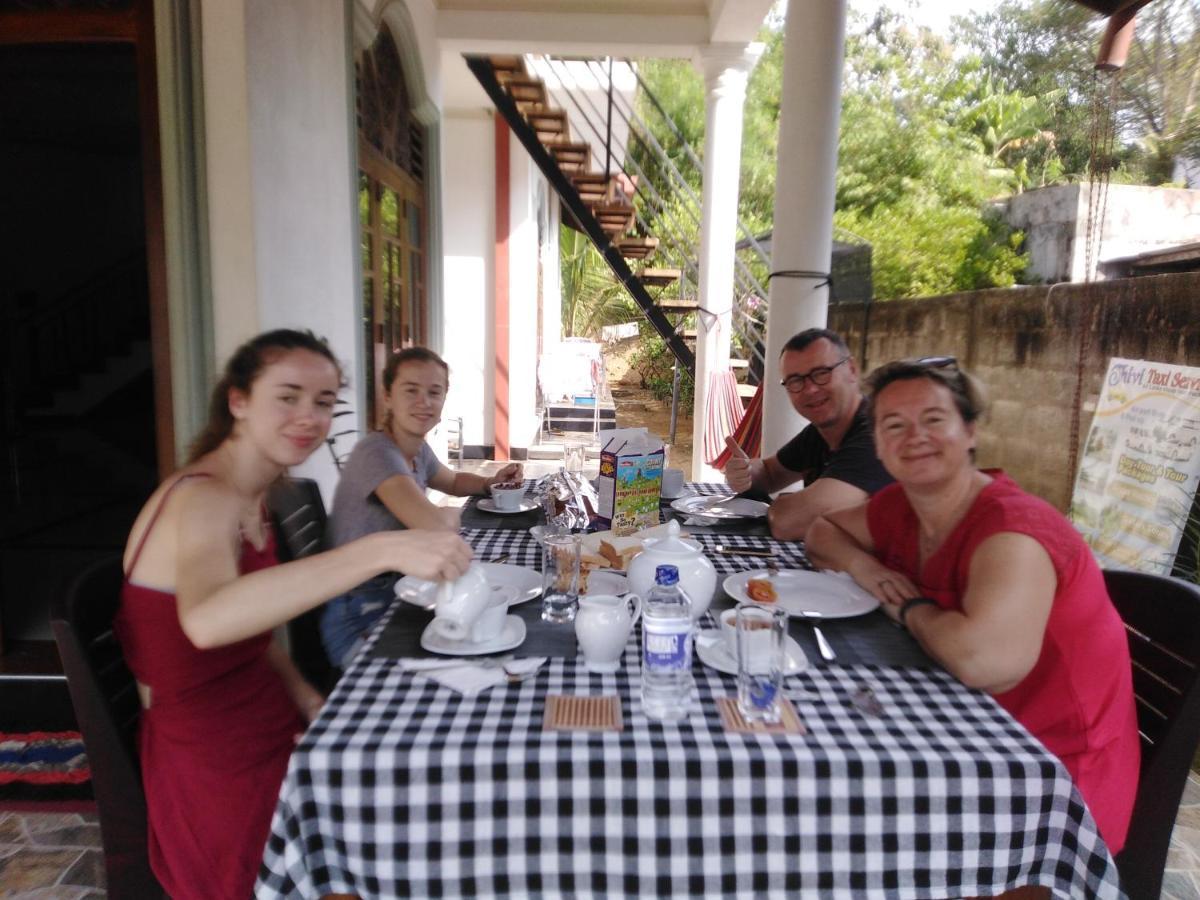 Janu Homestay Tangalle Buitenkant foto